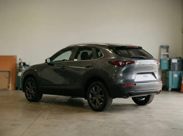 Rear three-quarter photo of the same crossover